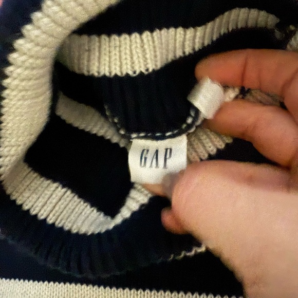 GAP 24/7 Split Hem Turtleneck Sweater - Picture 12 of 13